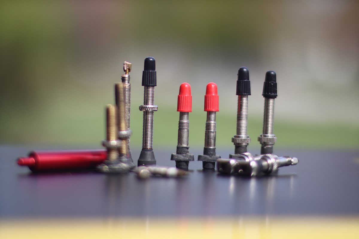 Tubeless tire valve stems