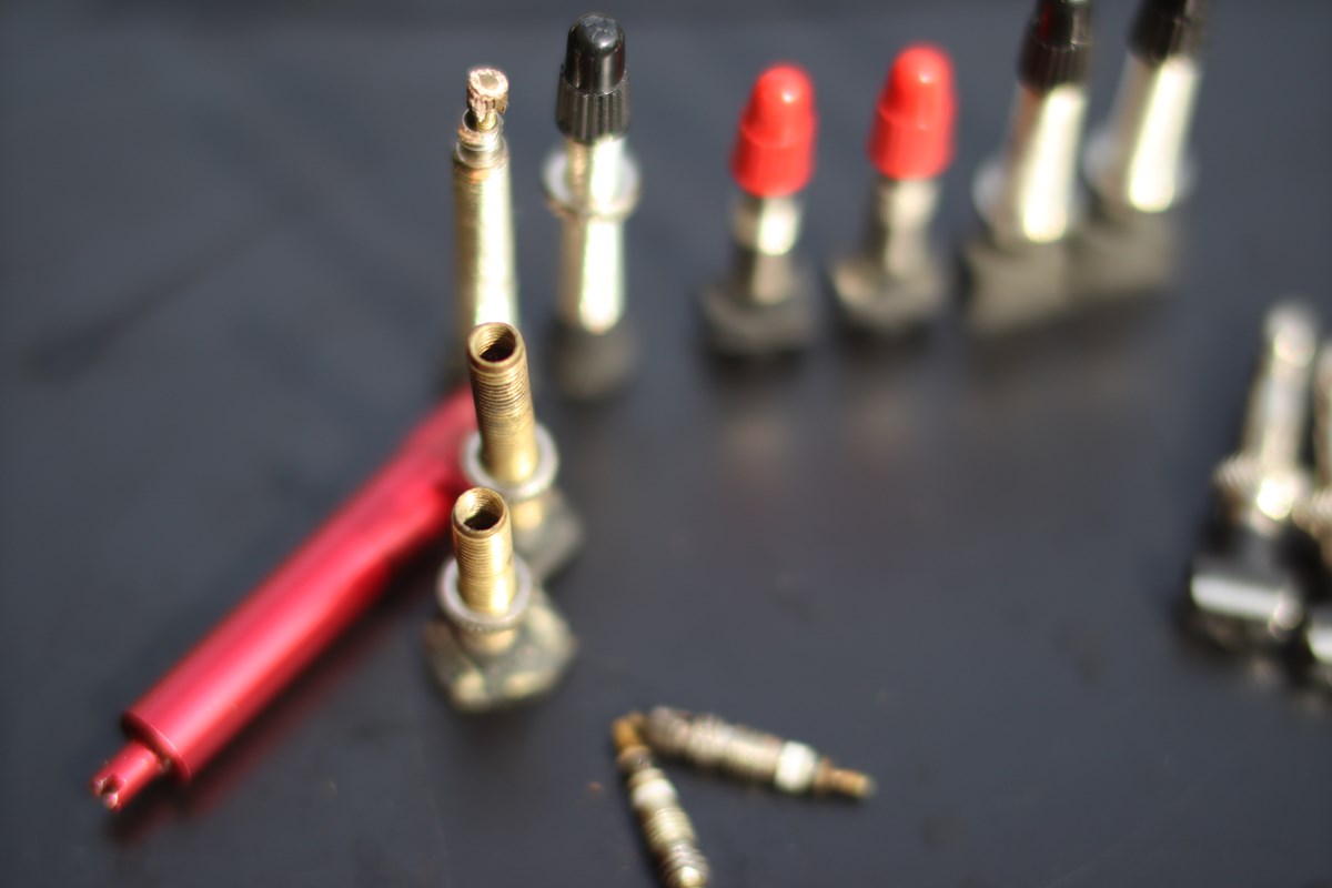 Tubeless tire valve stems